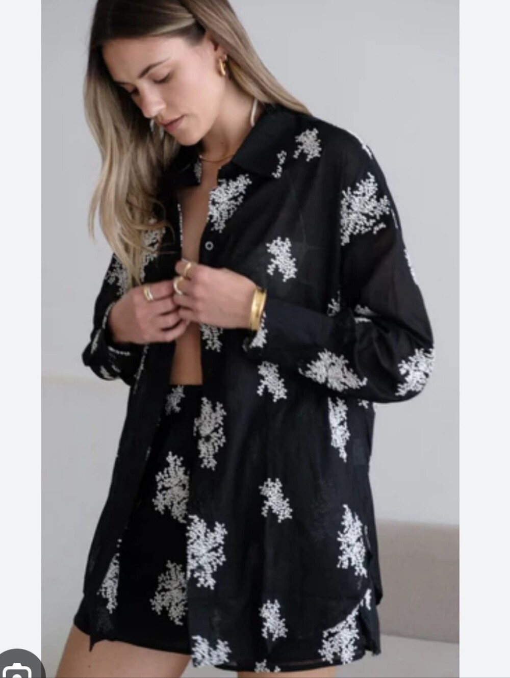 Charlie CELINA Shorts Set with White Floral Print